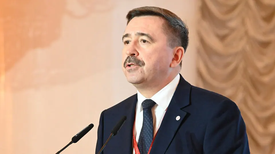 По словам Сергея Черногаева, забастовки происходят локально, в основном из‑за задержек зарплат, невыплаты премий и попыток закрыть производства; федерация помогает через правовые инспекции и суды.