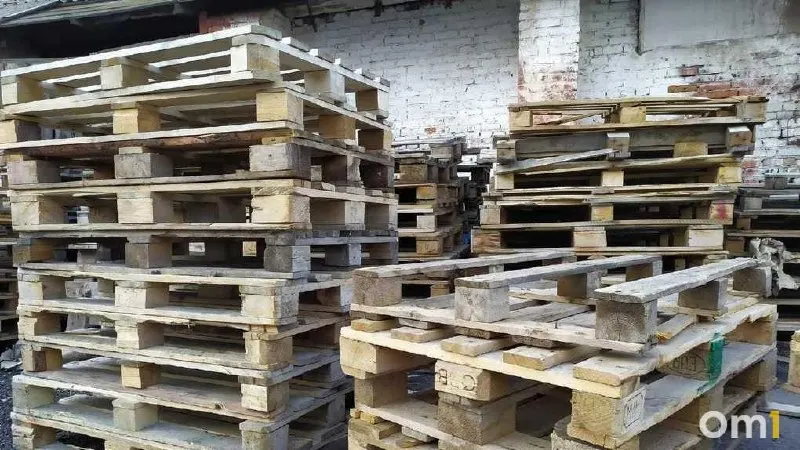 Мэрия выставляет на аренду участок рядом с микрорайоном: в перечне использования указан только «склад (код 6.9)», а распоряжение о проведении аукциона уже подписано.