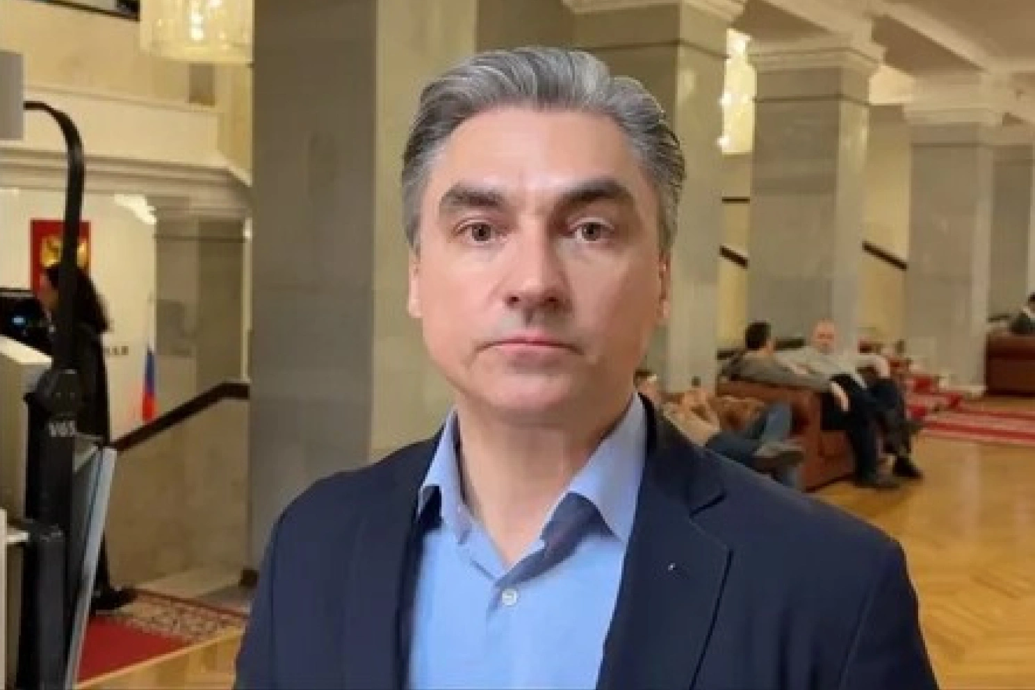 Зампред комитета Госдумы по информполитике Андрей Свинцов рекомендовал не пользоваться платными подписками и валютой TON внутри Telegram, но оказался среди пользователей, оформивших премиум; это происходит на фоне возбуждения уголовного дела против Павла Дурова.