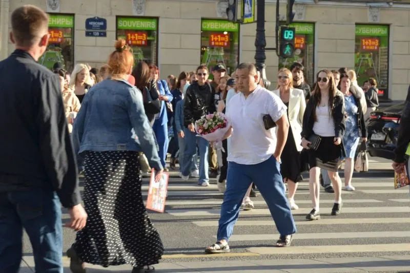 25–26 июля в Петербурге и пригородах пройдут сразу несколько крупных мероприятий: День ВМФ в Кронштадте, празднование юбилея Зеленогорска, международный фестиваль уличных театров на Елагином острове и другие события для всей семьи.