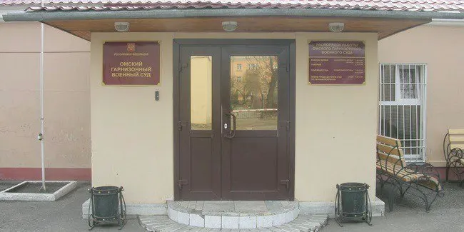 Гарнизонный суд освободил военнослужащего от уголовной ответственности из‑за невменяемости и назначил ему стационарное психиатрическое лечение после серии видеомонологов с призывами к насилию.