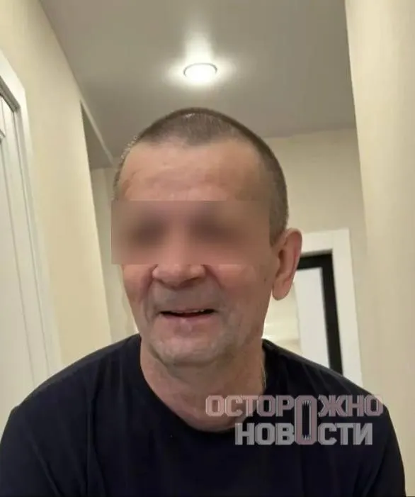 Родственники сообщают, что мужчину задержали на улице и привезли в пункт отбора на контрактную службу; там им сказали, что его не выпустят и на следующий день отправят автобусом в зону боевых действий.