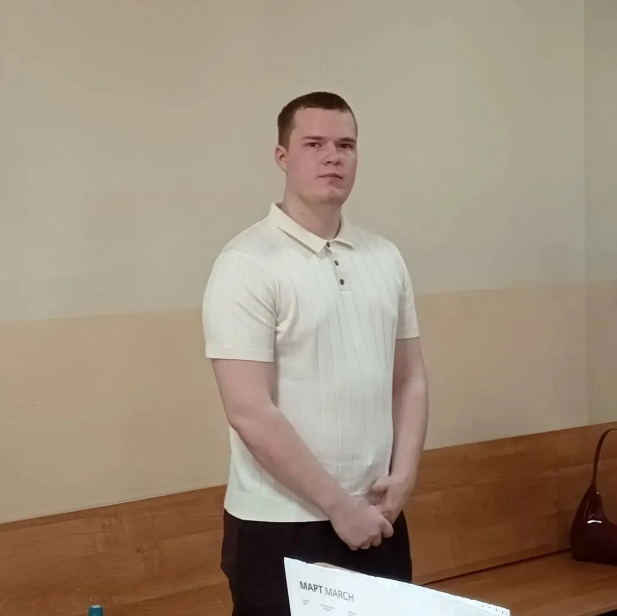 Мужчине обещали «освобождение» от армии за 675 тысяч рублей: врач провёл операцию без показаний и оформил фиктивные документы, схему раскрыли силовики.