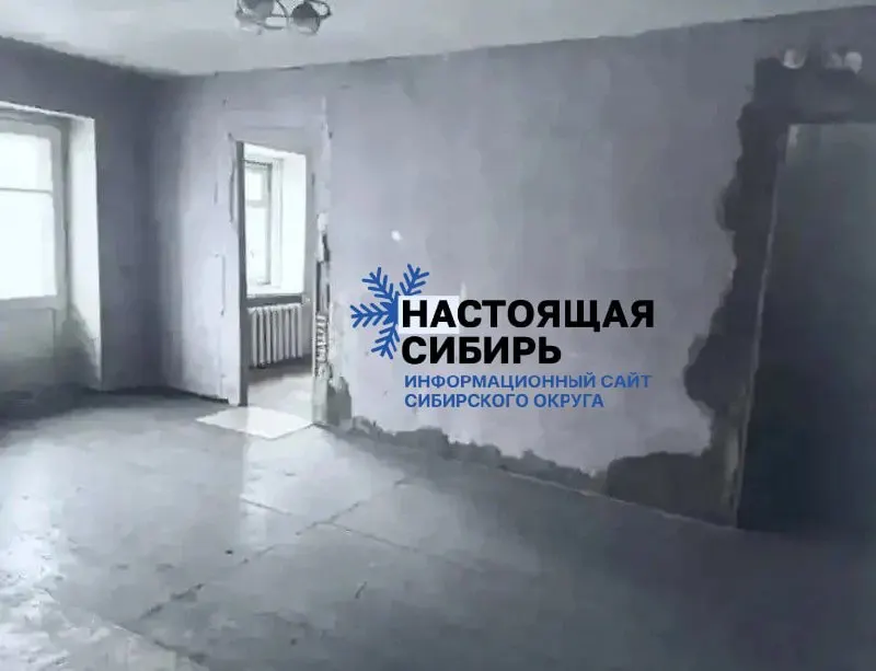 Двое воспитанников получили муниципальное жильё в непригодном для проживания состоянии: провисший потолок, разрушенная сантехника и неисправные окна. По иску прокуратуры суд обязал мэрию привести квартиру в порядок в течение шести месяцев.