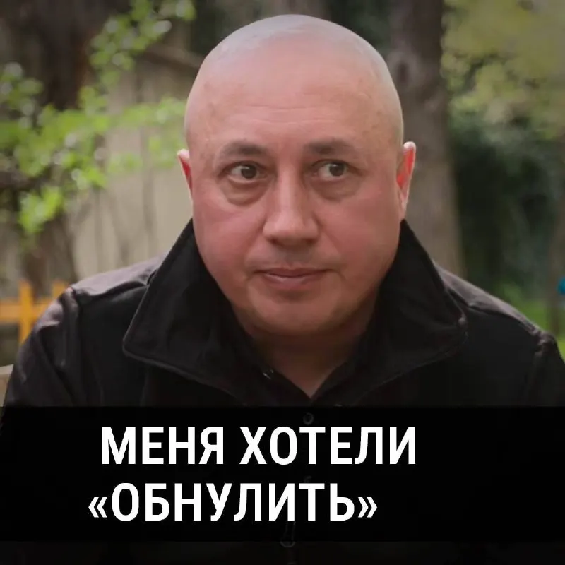 Владимир Бернгардт, бывший начальник штаба районного казачьего общества, добровольно ушёл на фронт в 2022 году, затем стал антивоенным, дважды пытался уйти из армии и сейчас в Армении помогает солдатам дезертировать.