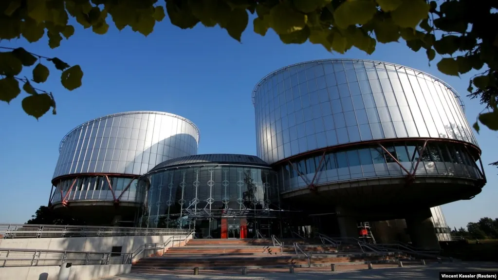 Европейский суд по правам человека установил, что российские власти незаконно аннулировали права собственности на земельные участки в Севастополе, нарушив право на мирное владение имуществом и на справедливое судебное разбирательство.