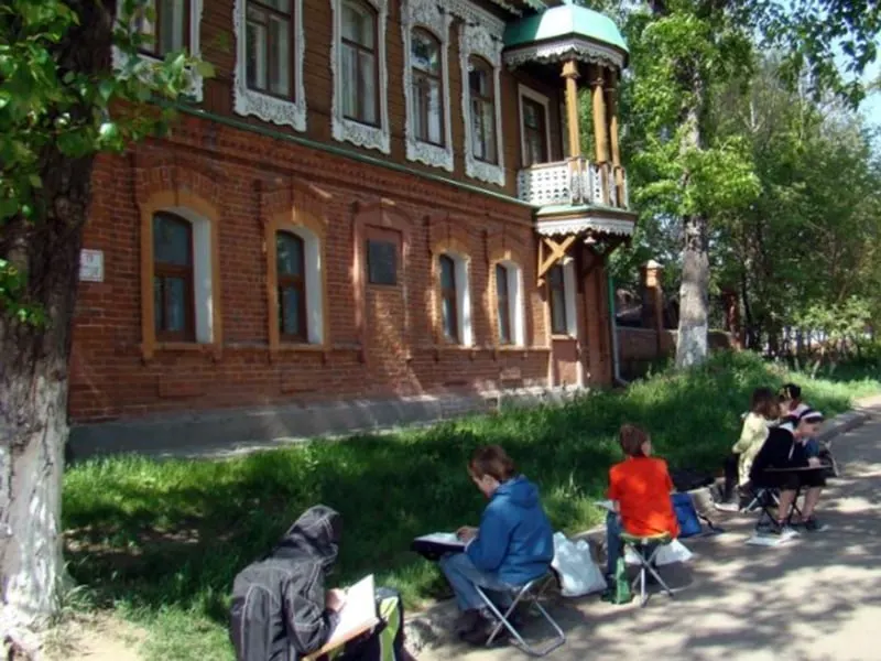 Педагоги и депутат обеспокоены закрытием и «объединением» школ искусств: учреждения превращают в площадки для платных отчётных мероприятий, а у многих школ нет условий для концертов.