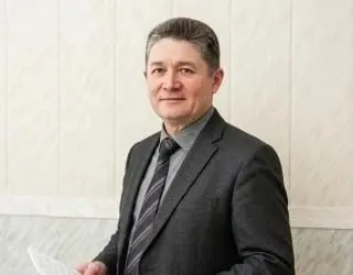 Виктор Григорьев покинул пост по собственному желанию 17 июля. И.о. стал начальник управления ЖКХ Андрей Ковальчук; Григорьев занимал должность с 16 марта.