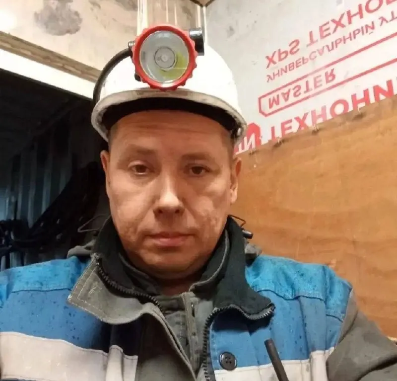 48‑летний мужчина уехал в Паттайю на пять дней, но остался там: после затянувшегося запоя он потребовал для возвращения прямой рейс бизнес‑классом, не согласился платить за билет и забаррикадировался в гостиничном номере. Сейчас с ним нет связи.