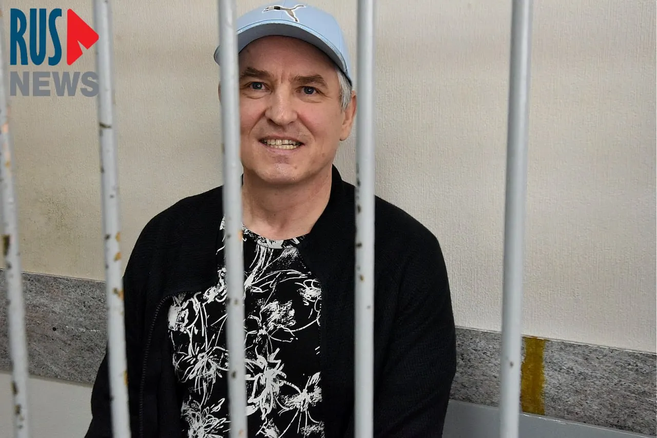 Правозащитник Алексей Соколов утверждает, что против него возбуждено три уголовных дела из мести со стороны силовых структур; он подробно описывает применение пыток в карцере СИЗО-1 и жалуется на карательную психиатрию.