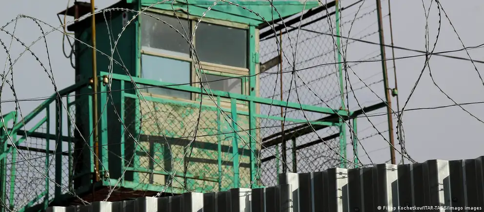 Лабытнангский городской суд удовлетворил жалобу математика и обязал устранить нарушения после отказа следователя возбуждать дело о пытках, о которых он сообщил в колонии за Полярным кругом.