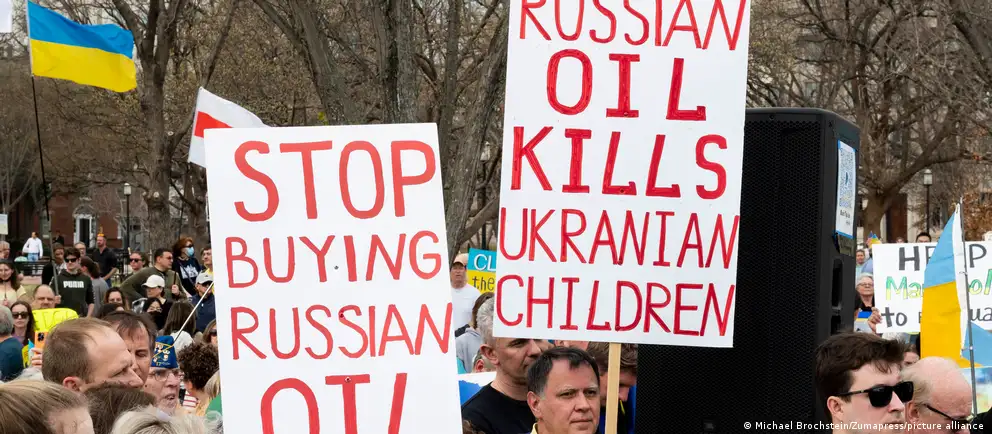 Генпрокуратура РФ внесла в список нежелательных организацию American Coalition for Ukraine, которая объединяет более 50 американско‑украинских сообществ. В России участие в деятельности таких организаций влечёт административную и при некоторых обстоятельствах уголовную ответственность.