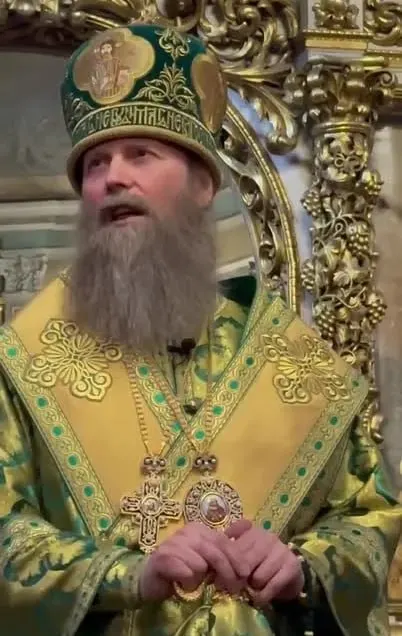 Епископ Павлово‑Посадский Силуан заявил, что кресты на запястье у коптских христиан — пример подлинного достоинства; в РПЦ нет единых правил по татуировкам, многие современные рисунки он считает данью моде и проявлением недостатка культуры.