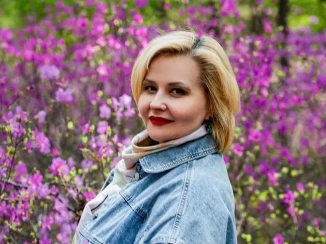 Наталья Куземская покинула должность по собственной инициативе. По её словам, есть предложения по дальнейшей работе — окончательное решение будет принято позднее.