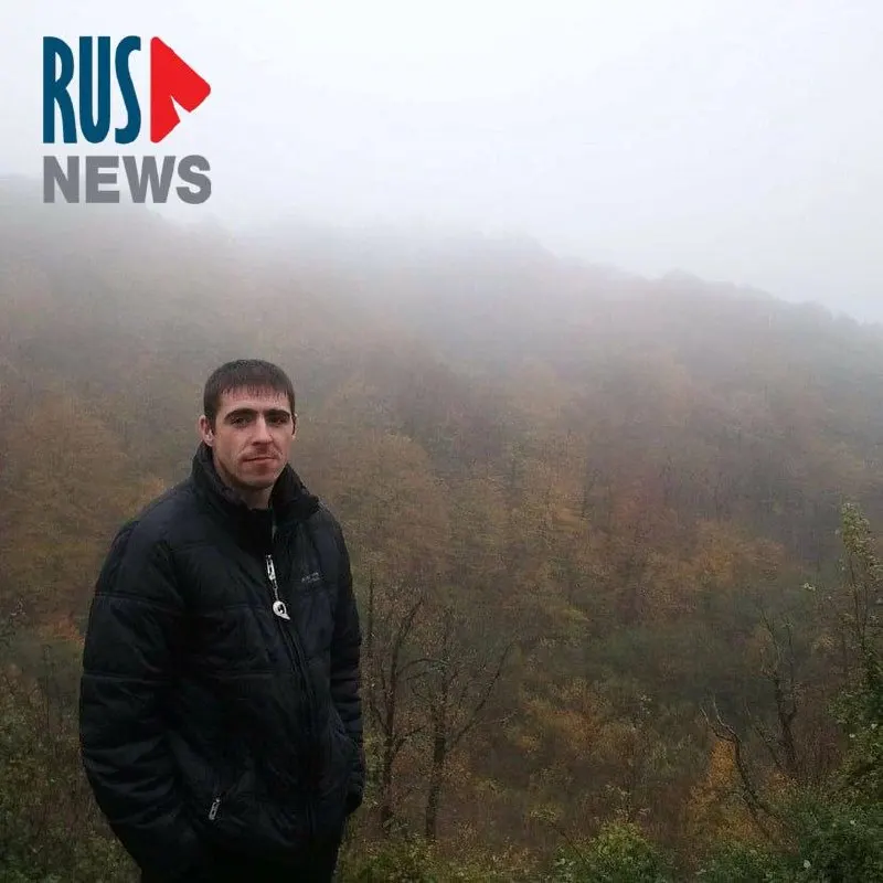 Политзаключённый рассказал адвокату, что в колонии начали появляться заключённые, которые его пытали; семья опасается, что это может быть сигналом от администрации. Давление после огласки временно ослабло, адвокат фиксирует нарушения прав.