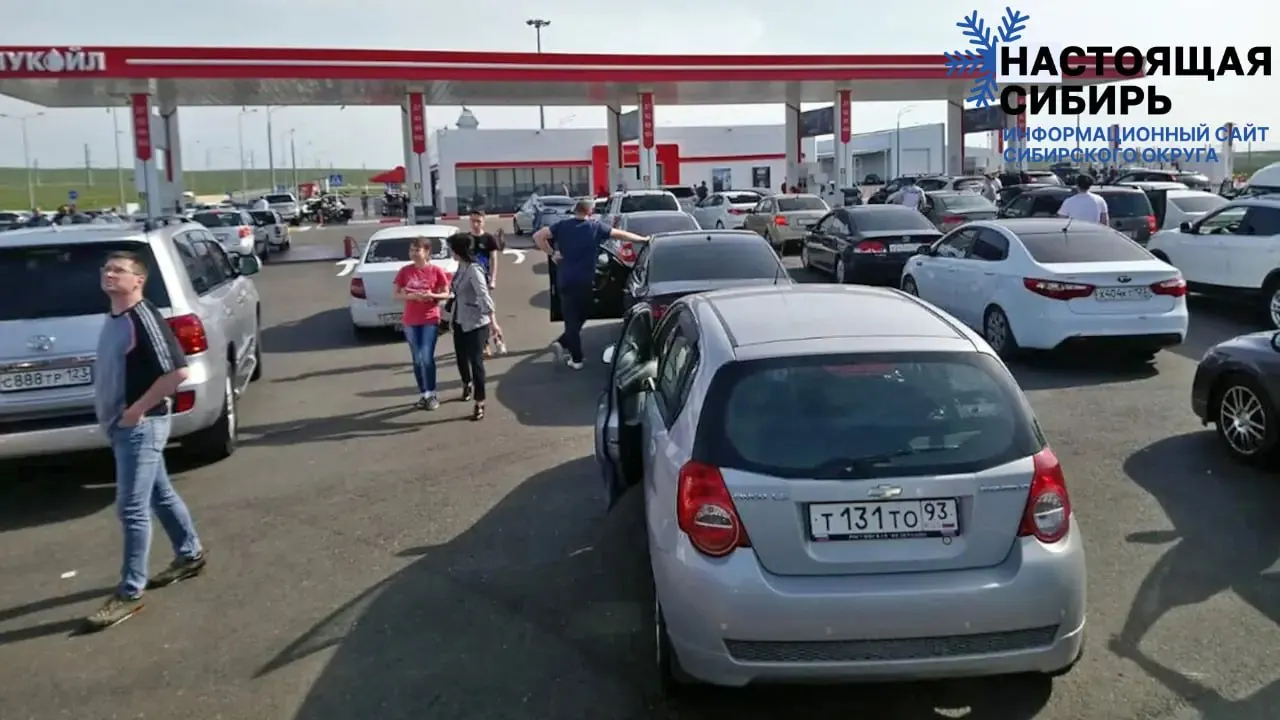 В июне в регионе зафиксировали резкий рост цен на топливо: месячный скачок составил 10,2%, с начала года — почти 12%. Водители жалуются, что на заправках цены часто выше официальных и наблюдаются перебои с наличием топлива.