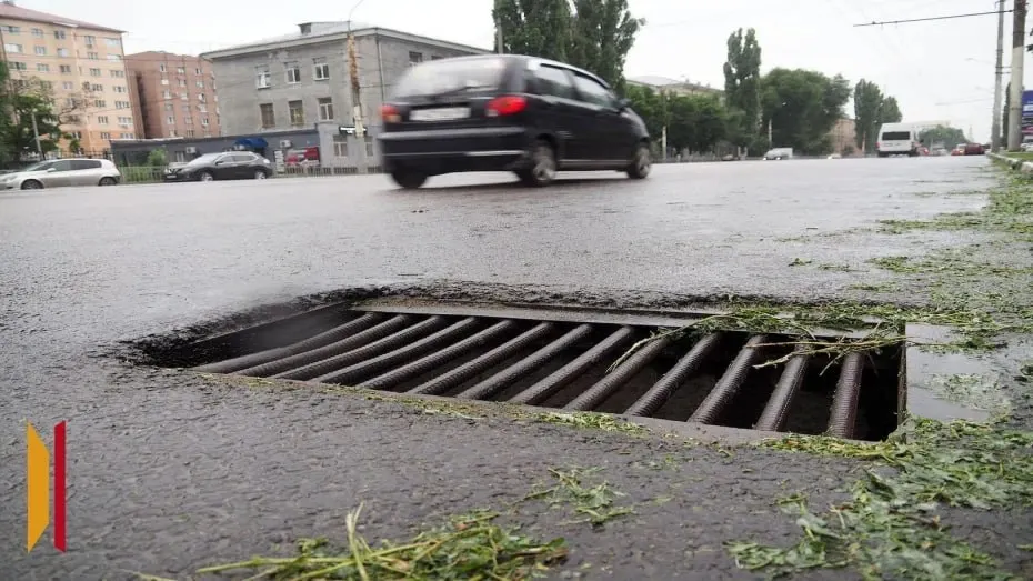 Прокуратура выяснила, что подрядчик выводил авансы через фиктивные субподряды и подделывал документы при возведении ливнёвой канализации в одном из кварталов города.