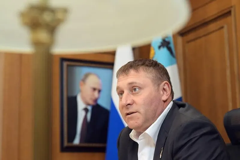 Врио губернатора Белгородской области Александр Шуваев назвал фейком информацию о том, что экс‑губернатор Евгений Савченко станет его советником.