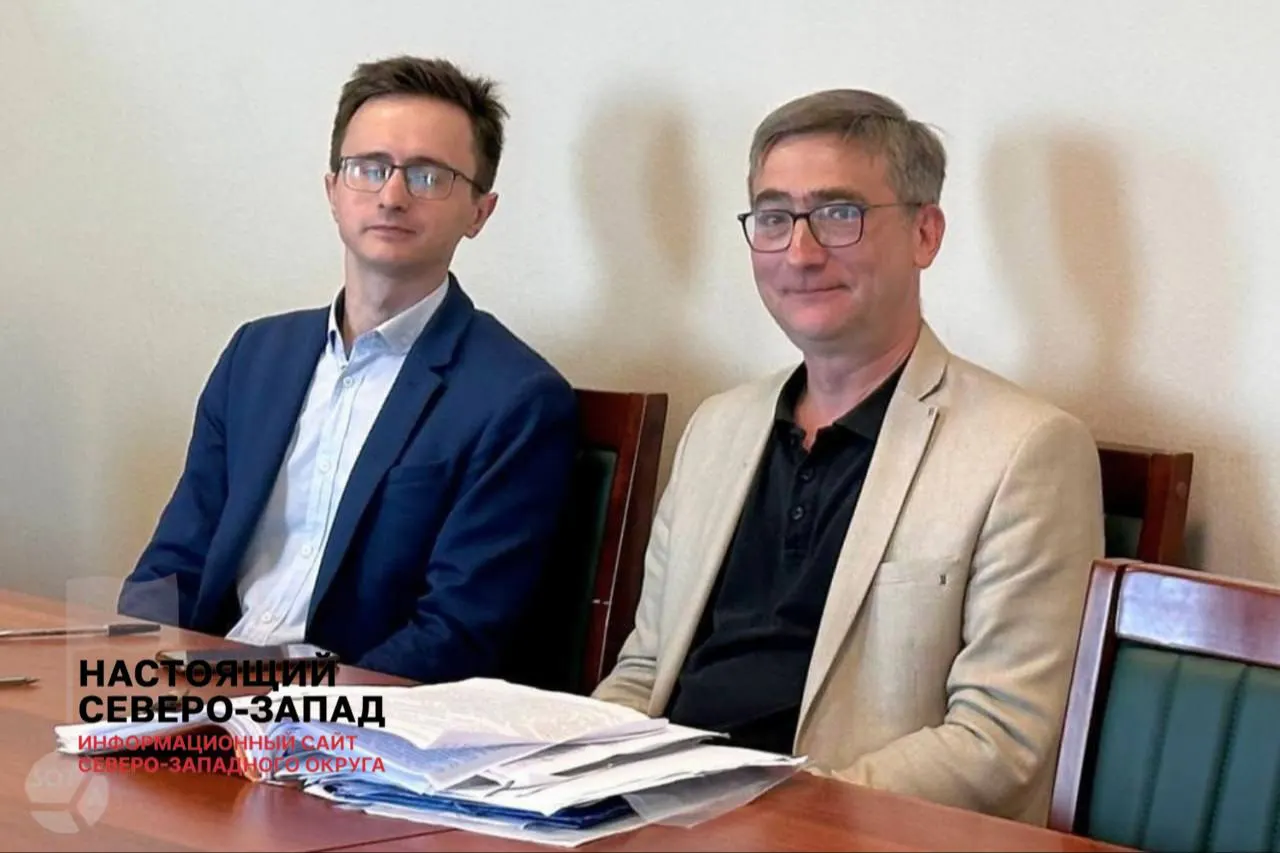 Санкт-Петербургский городской суд оставил в силе штраф в 1,5 тыс. руб. за якобы демонстрацию «экстремистской» символики из-за репоста интервью; после этого Шишлов лишился права участвовать в предстоящих выборах.