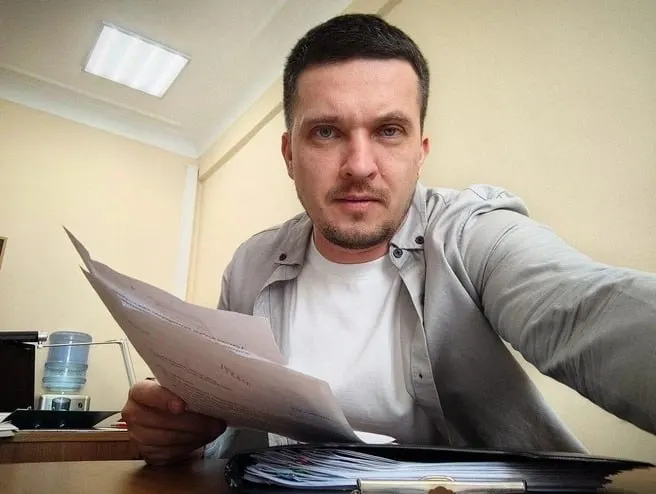 Избирательная комиссия Приморского края исключила Антона Савенко из списка «Новых людей» при заверении списка; партия оформила обновлённый список и откроет специальный избирательный счёт.