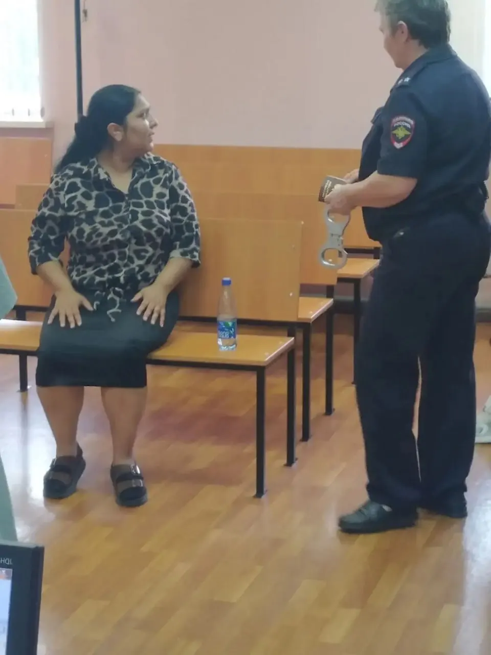 39‑летнюю Екатерину Паначенко признали виновной в краже в крупном размере: во время обряда по «снятию порчи» она подменила деньги и ювелирные изделия и похитила их.