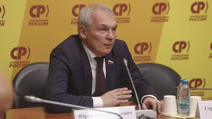 Заместитель председателя транспортного комитета Госдумы Юрий Григорьев призвал выделить дополнительные средства и ввести единые правила финансирования, чтобы компенсировать расходы перевозчиков и поддержать пассажирские перевозки в регионах.