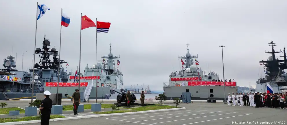 Министерство обороны Китая объявило о совместных с Россией морских учениях в Желтом море в июле и последующем совместном патрулировании в водах Тихого океана; детали и состав сил пока не разглашаются.