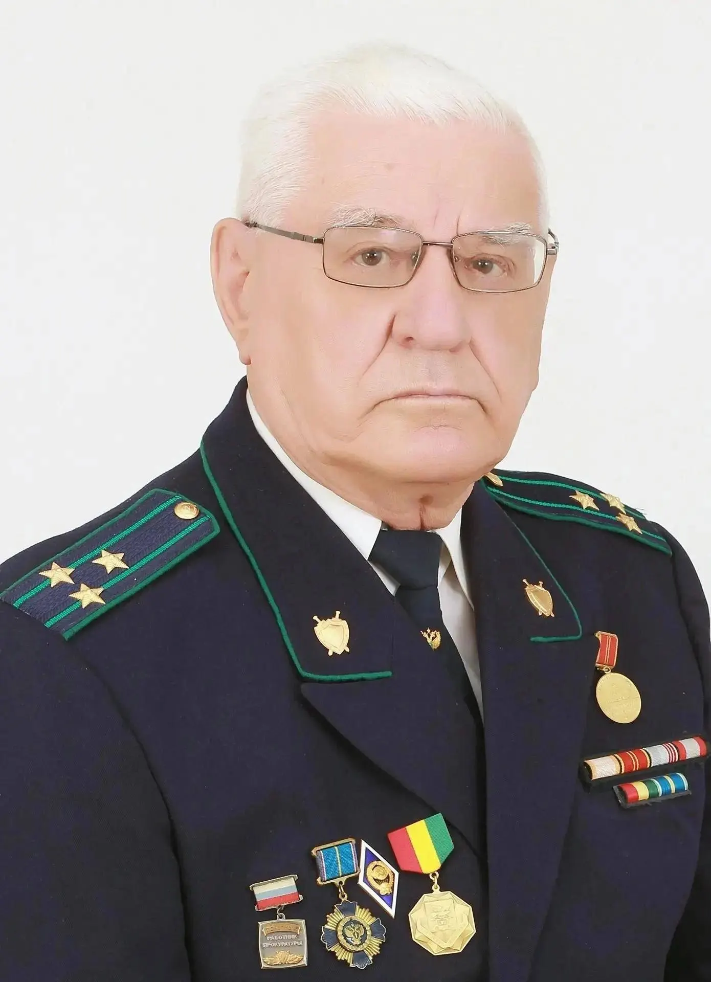 Степан Георгиевич Третьяков, почётный работник прокуратуры и заслуженный юрист Читинской области, умер 18 июля. Прощание состоится 22 июля.
