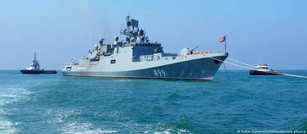 По соглашению один из причалов военно‑морской базы в Тартусе переоборудуют под коммерческие поставки, второй оставят для нужд флота. Ожидается регулярный маршрут между Новороссийском и Тартусом с перевозками зерна и других товаров; старт намечен на середину июля.