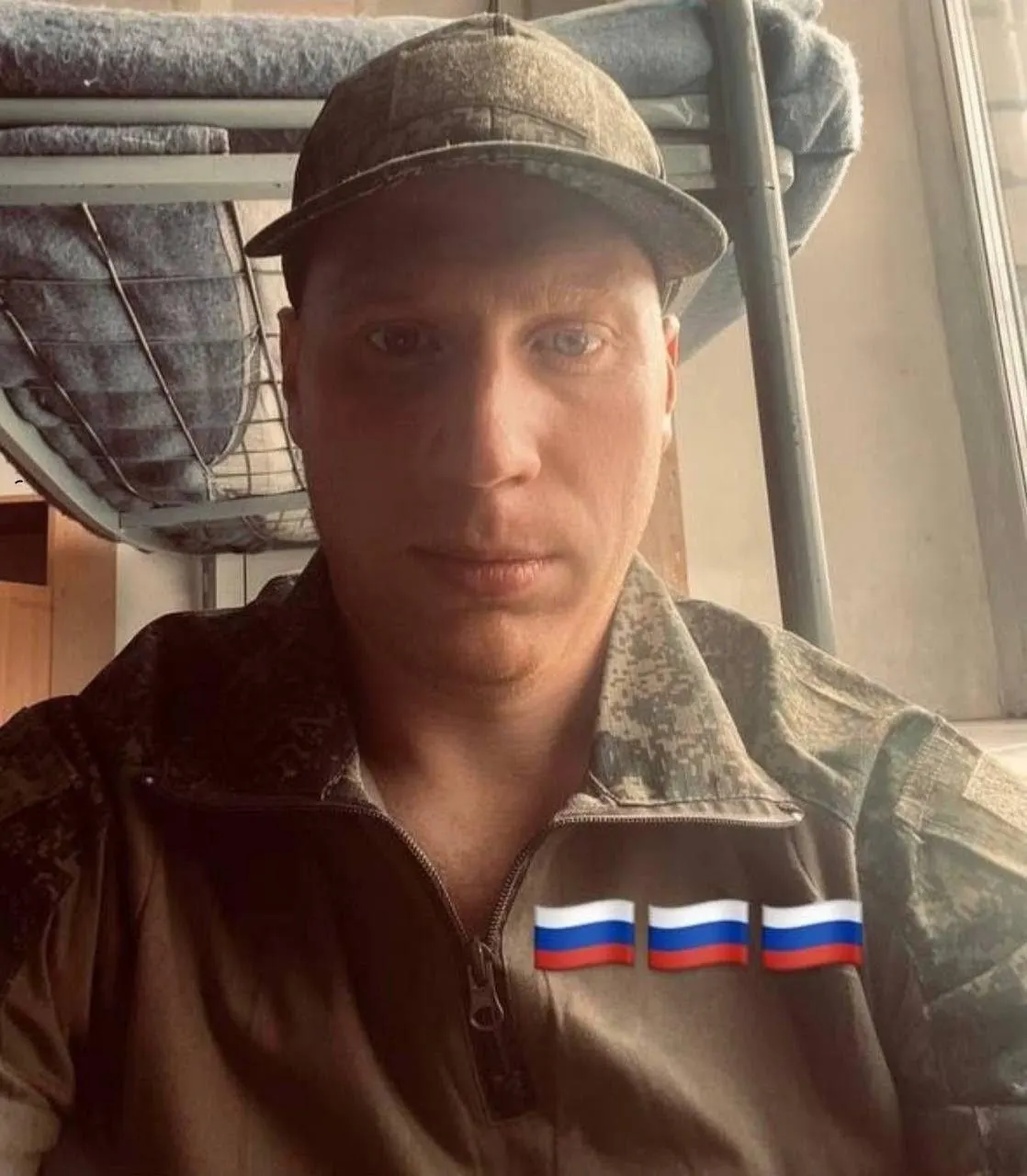 Вдова убитого на собственной свадьбе узнала в Следственном комитете, что подозреваемый заключил контракт и отправлен на СВО; уголовное дело приостановлено.