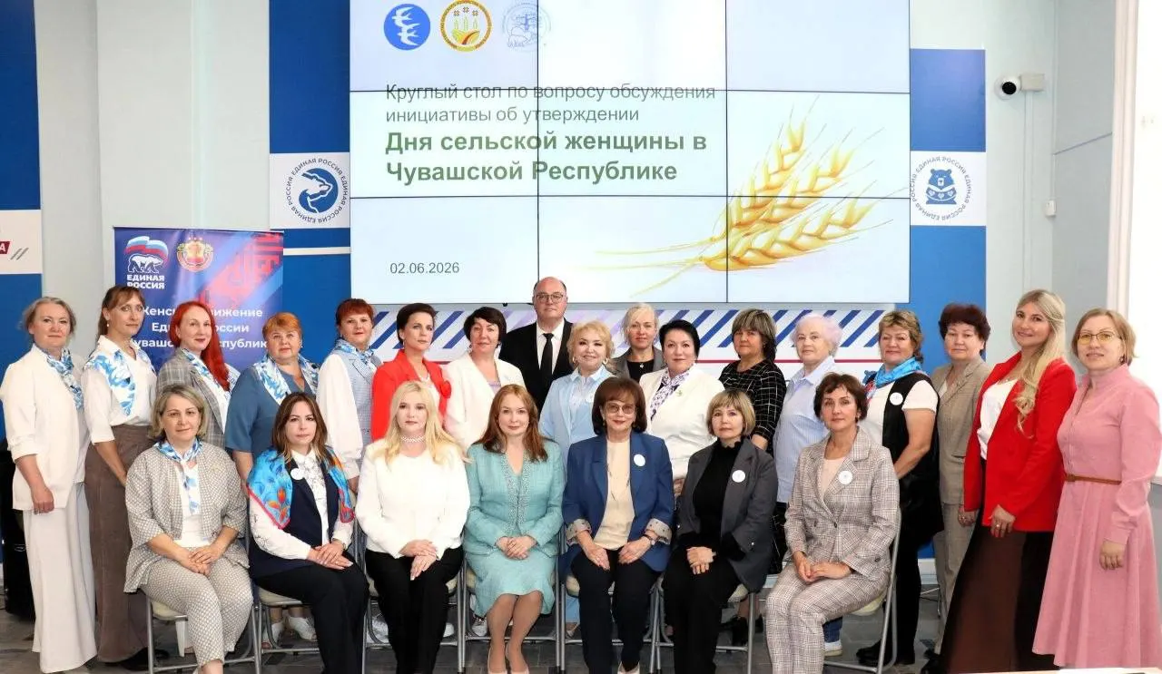 Глава республики подписал указ о празднике, который теперь ежегодно будут отмечать 16 октября. Критики считают, что вместо решения насущных проблем села власти ограничиваются символическими шагами.