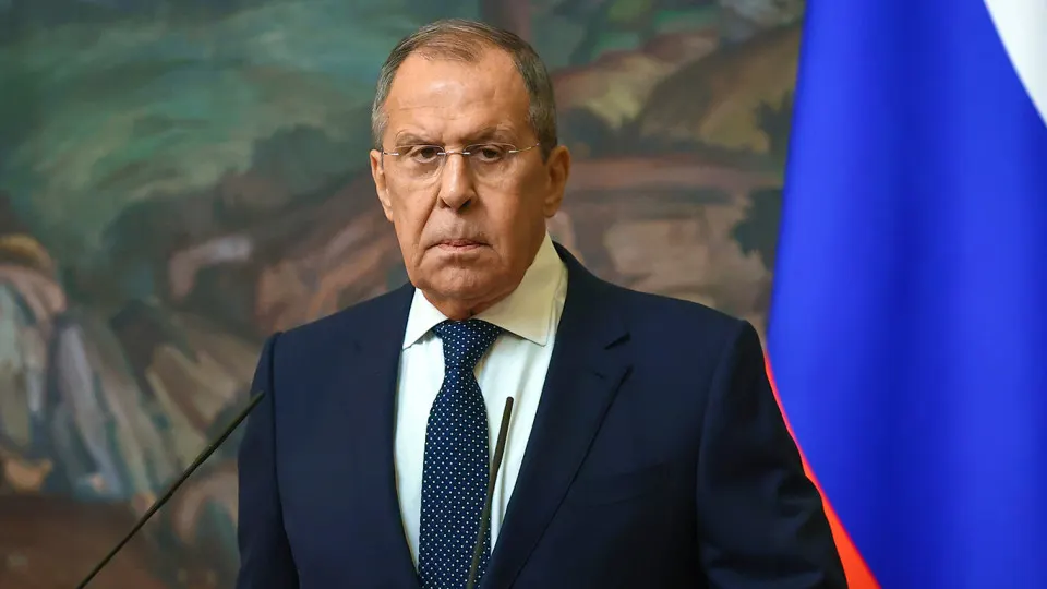 Глава МИД заявил, что передача власти Ельциным и сохранение страны при Путине — своего рода «метка» Божья; подобные идеи озвучивали и другие общественные фигуры.