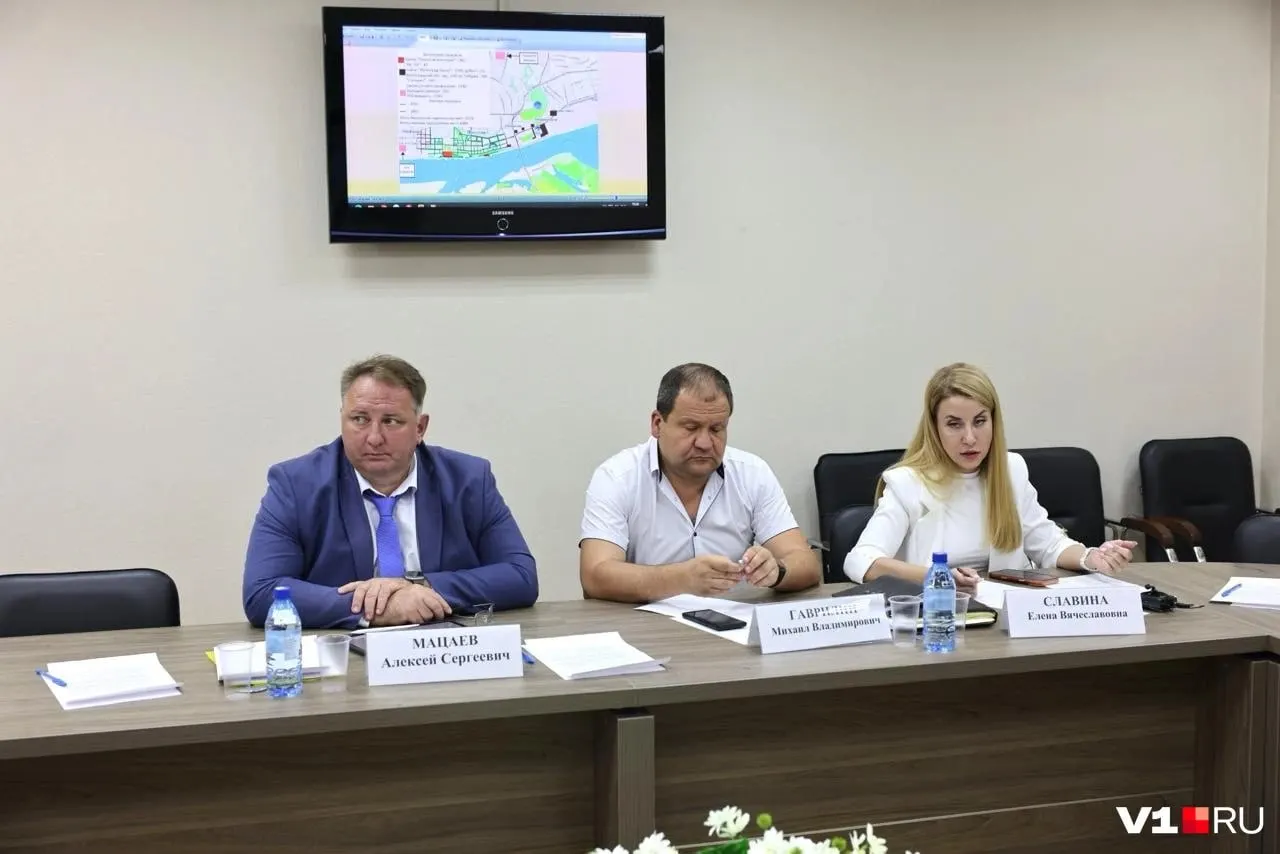 Заместитель руководителя департамента городского хозяйства Волгограда Елена Славина сообщила, что точных сроков и границ следующего этапа введения платных парковок пока нет. По её словам, проект нацелен на разгрузку улиц, но стопроцентной поддержки жителей ожидать не стоит.