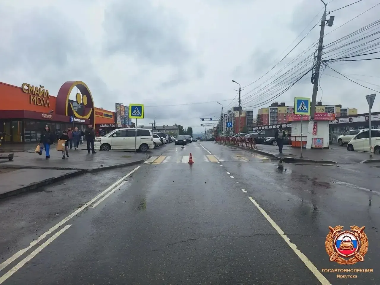 Возле торгового центра на улице Баумана водитель Toyota Camry сбил двух детей, переходивших дорогу. Полицейские просят очевидцев сообщить информацию и обратиться в ГАИ.