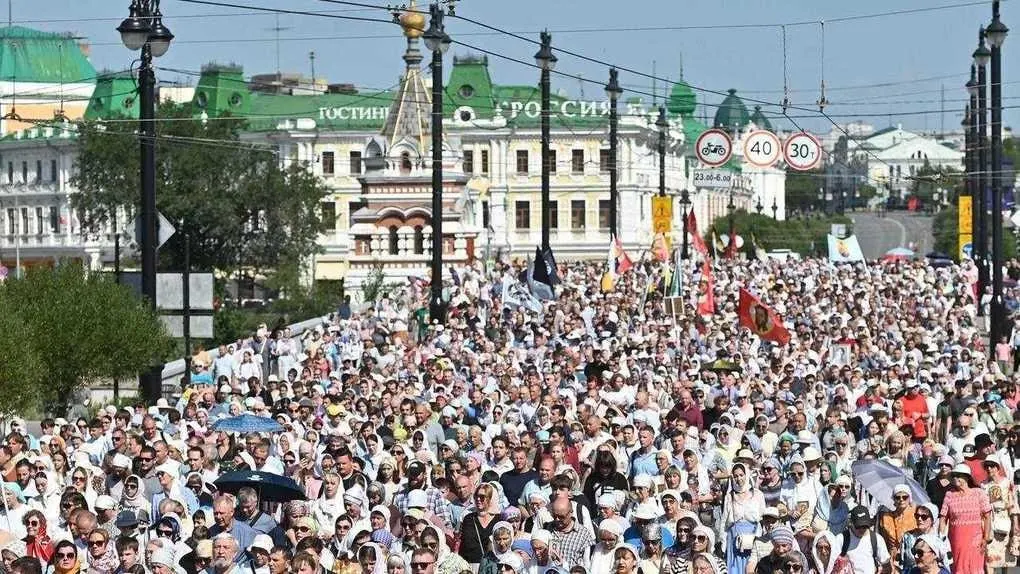 В Омске прошёл крестный ход с Абалакской иконой Божией Матери «Знамение». У собора устроили праздничную программу с концертами, мастер-классами и ярмаркой.