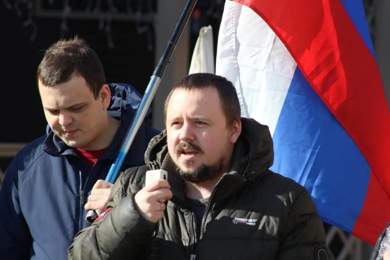 Центральный районный суд Воронежа 9 июля назначил Павлу Сычеву сутки ареста по ст. 20.3.1 КоАП РФ за публикацию в телеграм-канале; у него прошёл обыск.