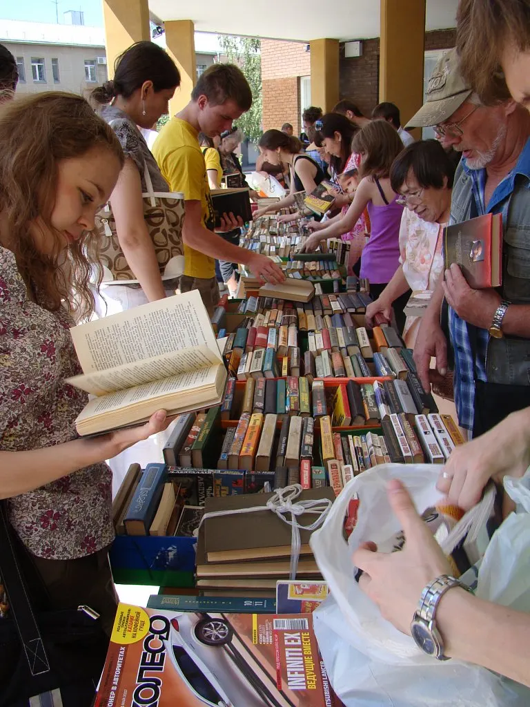 Книжный обменник пройдёт 4 июля с 12:00 до 15:00 на Малыгина, 51. За 100 рублей можно обменять хорошие книги и поддержать благотворительную инициативу. Принимают художественную и научно-популярную литературу в хорошем состоянии.