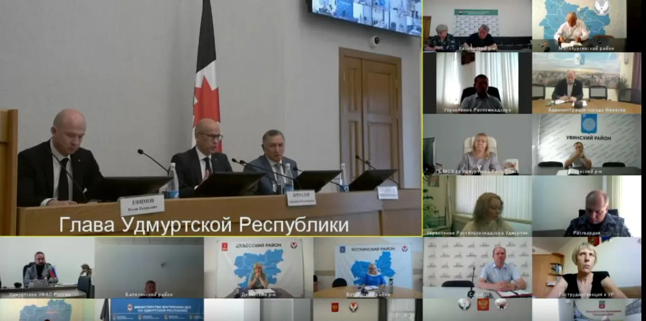Глава республики прокомментировал дефицит бензина: вечером фиксировали резкий рост потребления, он назвал панику частично понятной и заверил, что ситуацию контролируют.