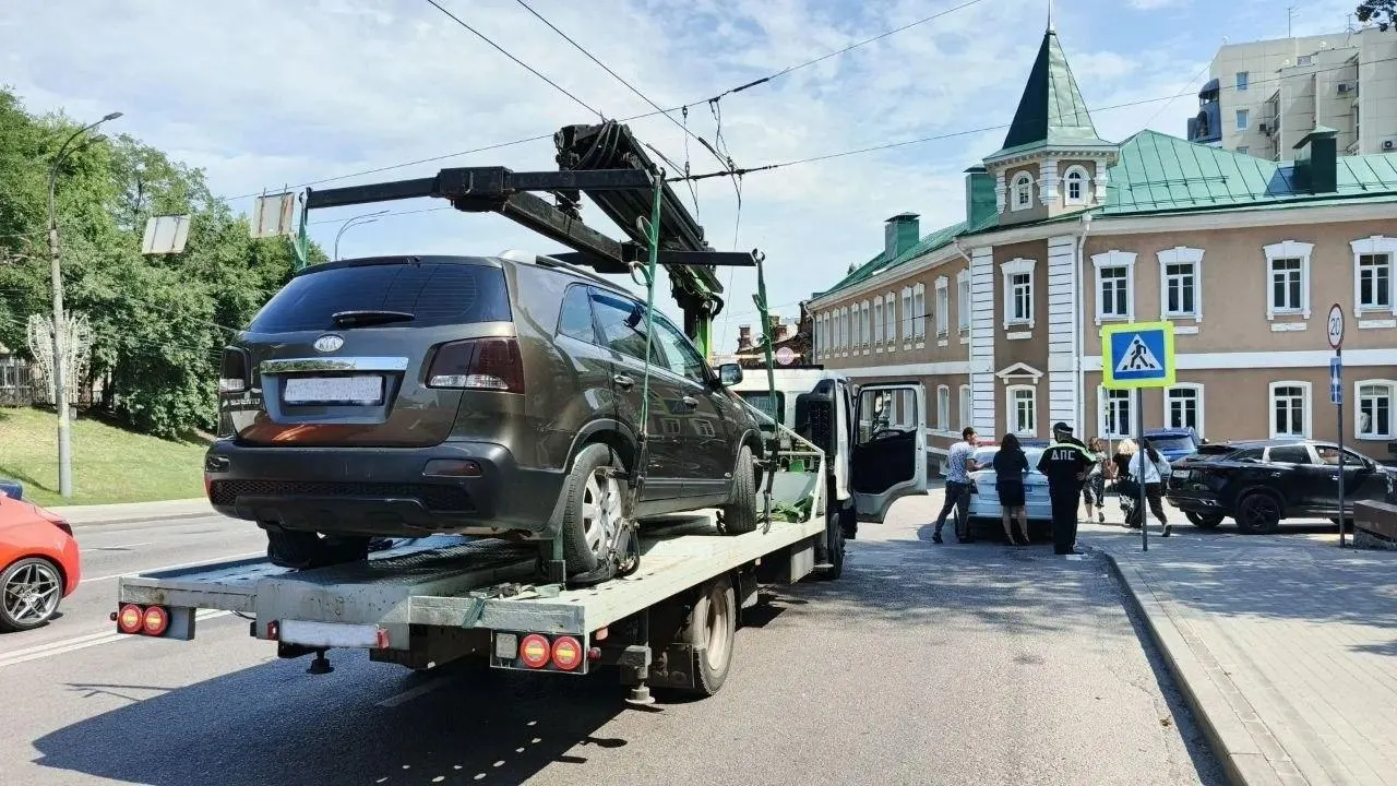 Мужчине также запретили покидать страну — в отношении него введены ограничения после накопления долгов по штрафам.