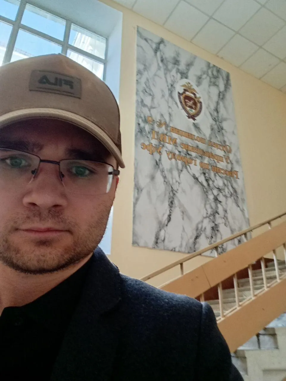 По словам организации, блогер два дня подряд снимал точку сбора, общался с людьми и клеймил активистов «иностранными агентами». По факту инцидента поданы заявления в полицию, сбор подписей будет продолжен.