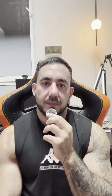 Блогер опубликовал в соцсетях видео с обвинениями в адрес жительницы Пермского края: по его словам, женщина снимала и продавала интимные материалы с участием детей. После распространения ролика, по информации автора, её задержали.