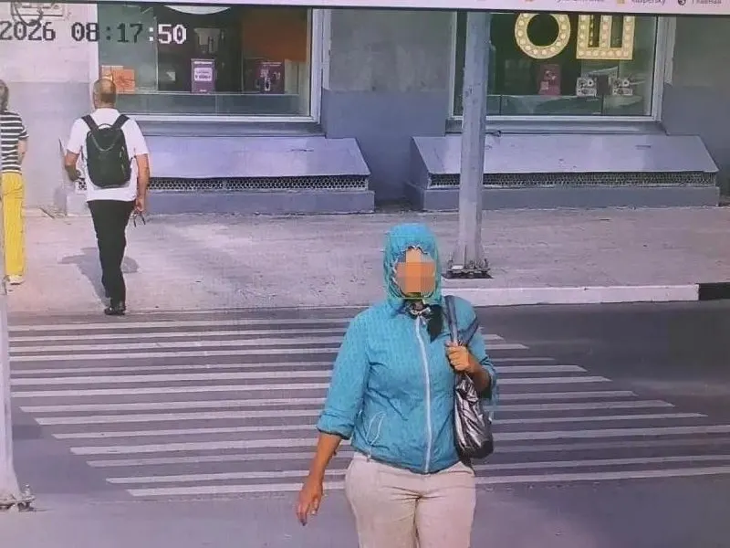 32-летнюю женщину, ушедшую из дома с дочерью, задержали в Новосибирске. Днём 5 июля волонтёры нашли в Ачинске тело девочки, причины смерти устанавливаются.