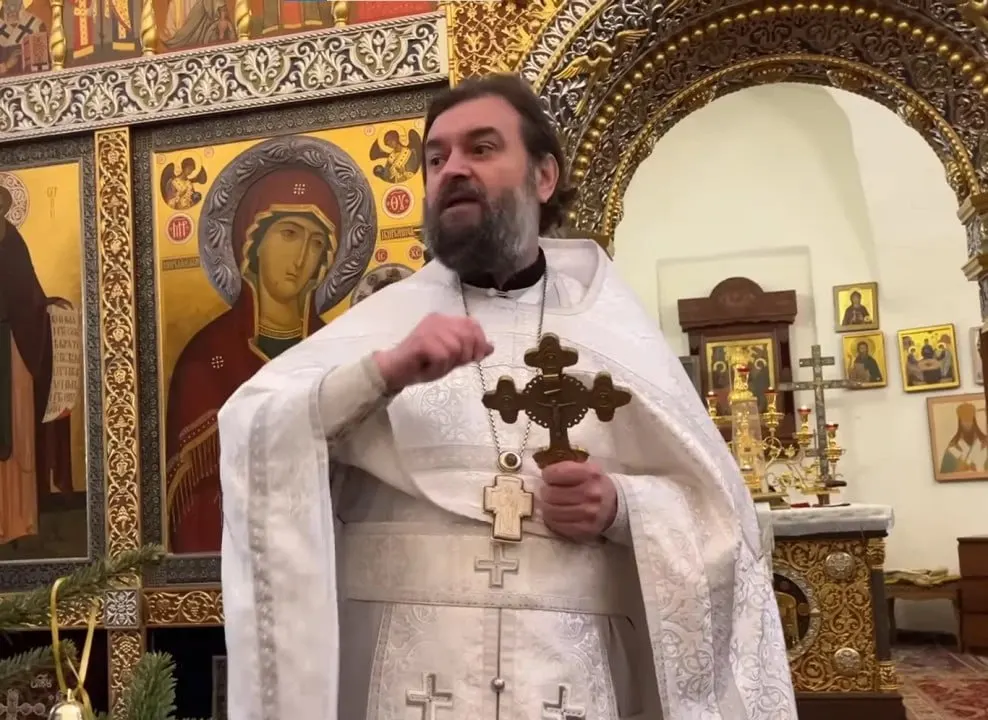 Протоиерей Андрей Ткачёв заявил, что богатство и власть лишают людей сна, здоровья и свободы, и призвал не завидовать тем, у кого много денег или больших должностей.