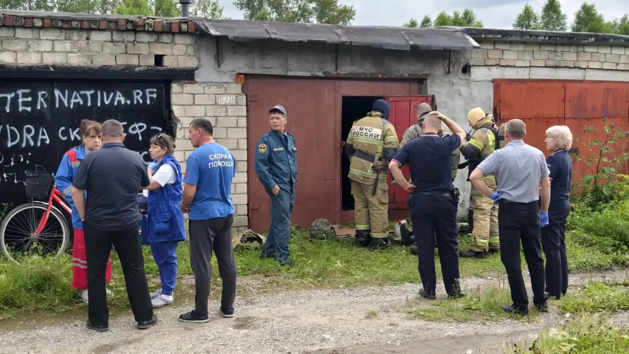 12 июля в одном из домов Буланаша обнаружили тела трех родственников — мужчина, его жена и дочь. На следующий день в гараже в том же населенном пункте задохнулась пожилая женщина. Власти предупреждают об опасности скопления газов в подвалах и ямах.