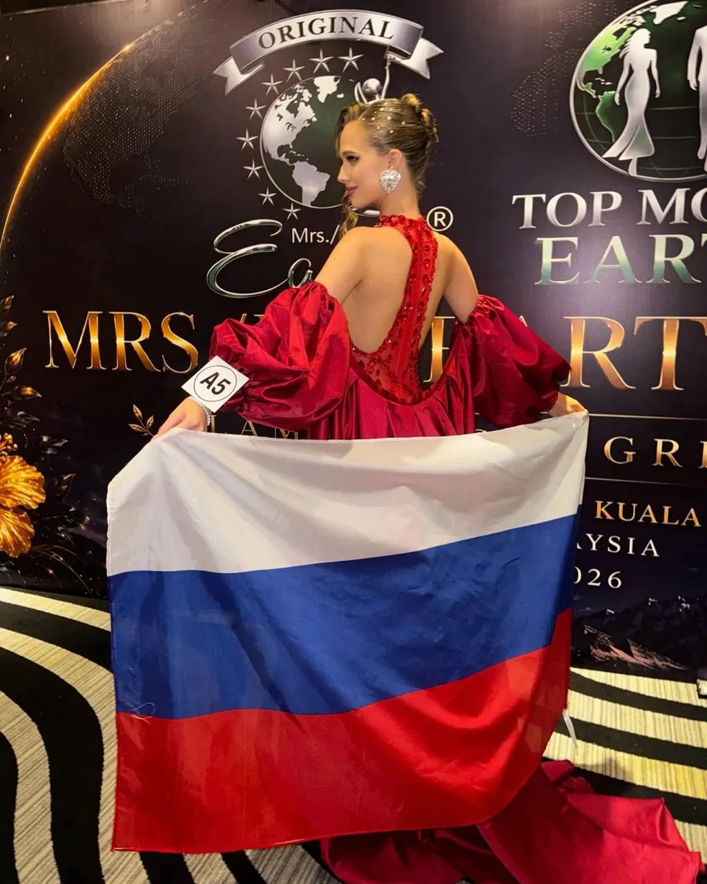 17‑летняя Валерия Коробицына завоевала корону международного конкурса Top Model Earth 2026; ей приходилось адаптироваться к часовому поясу и местной еде.