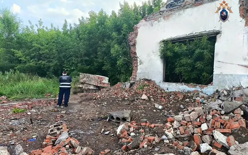 Часть кирпичной кладки рухнула в заброшенном здании на улице Соцгородок; ребёнок погиб на месте. По факту возбудили дело по ст. 109 УК РФ (неосторожное причинение смерти).
