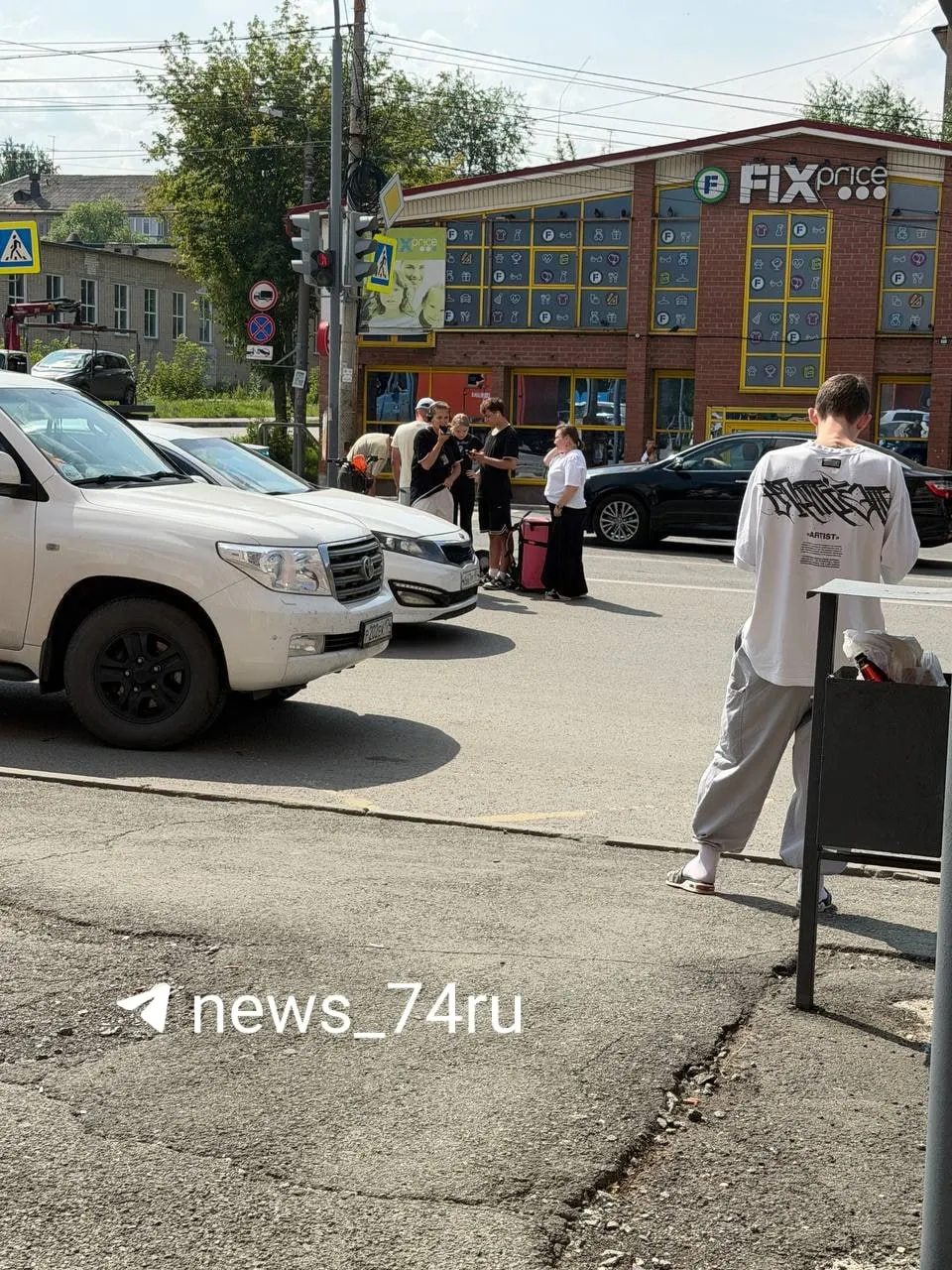 На пешеходной зоне улицы Энтузиастов 10‑летняя девочка пострадала: по данным ГАИ, на неё наехал 20‑летний мужчина на электровелосипеде. Пострадавшая получила травмы, обстоятельства происшествия выясняются.