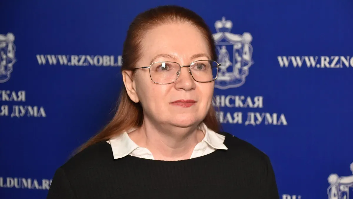 Советник зампреда правления Сбербанка Лиана Пепеляева выдвинута по Скопинскому одномандатному округу в Рязанской области. Ранее она работала в юридической сфере в Новосибирске и занимала должности в федеральной администрации.