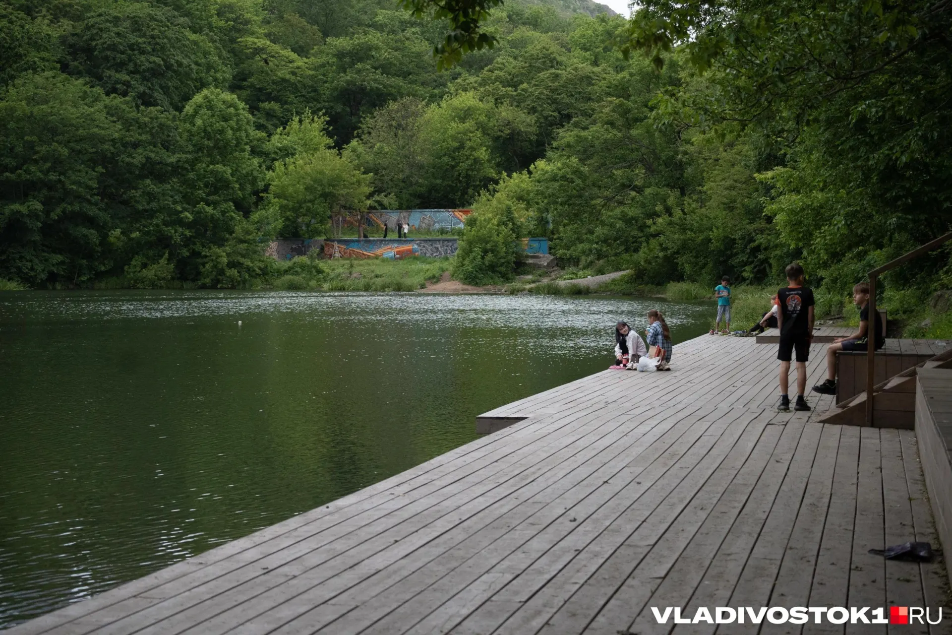 В рамках обновления парка Минного городка планируют обустроить искусственную горную реку — она станет частью нового ландшафта и поможет посетителям ощутить природу в городской среде.
