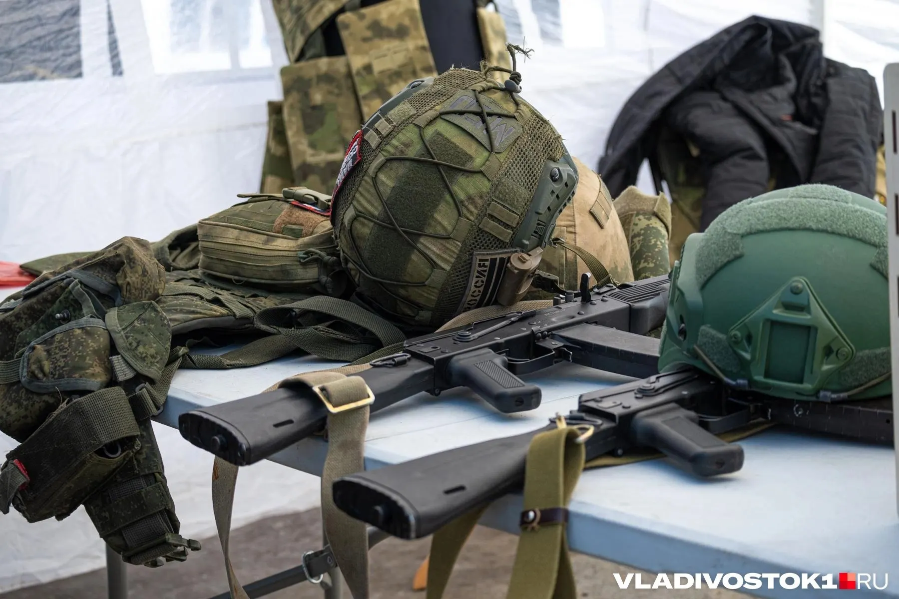 На выставке «Улица Дальнего Востока» в рамках XI Восточного экономического форума возведут 600 м² военно‑спортивного городка. Инструкторы и курсанты проведут занятия по огневой подготовке, тактической медицине, инженерному делу и использованию беспилотных систем.